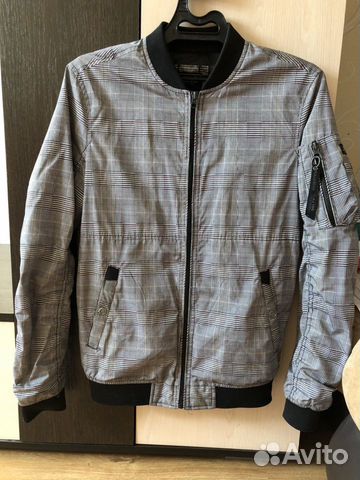 Ветровка pull&bear 46р-р Ветровка pull&bear 46р-р
