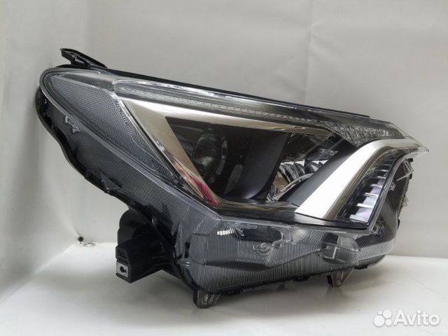 Фара правая Toyota Rav4 40 Фара правая Toyota Rav4 40