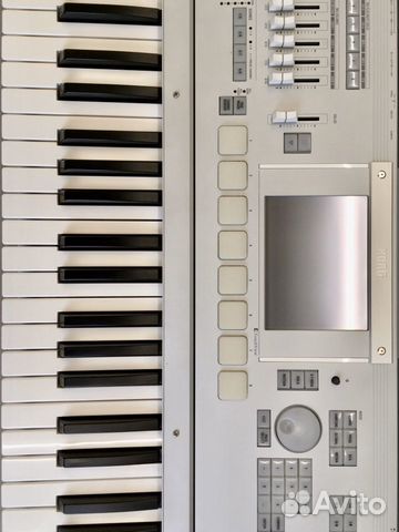 Korg M3 XPanded 61 + раб. место