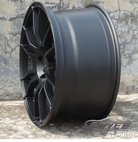 O.Z Racing Ultraleggera R18 J8 ET35 5X114.3 черные O.Z Racing Ultraleggera R18 J8 ET35 5X114.3 черные