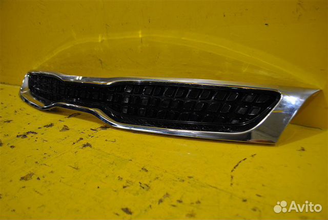 Решетка радиатора передняя верхняя Kia Rio 4