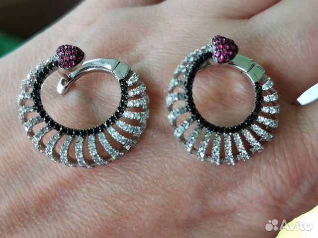 Серьги из серебра с фианитами