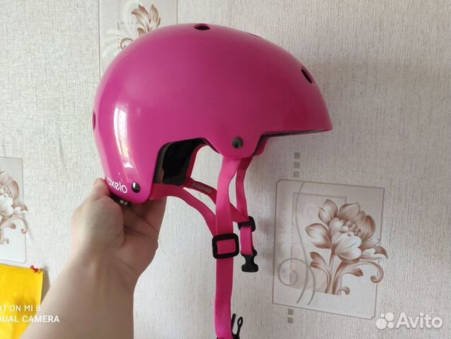 Шлем для девочки разм. 50-54 практически новый Шлем для девочки разм. 50-54 практически новый