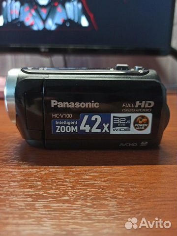 Видеокамера Panasonic HC-V100 Видеокамера Panasonic HC-V100