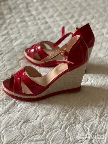 Красные лаковые босоножки 39 размер Красные лаковые босоножки 39 размер