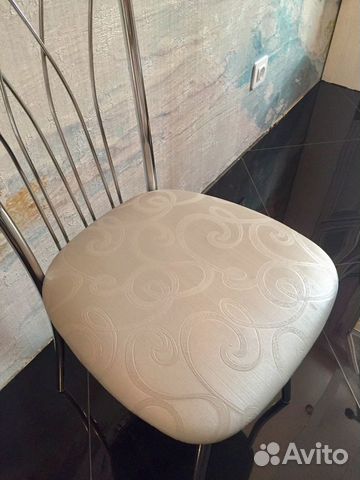 Стол и стулья для кухни или столовой(комплект) Стол и стулья для кухни или столовой(комплект)