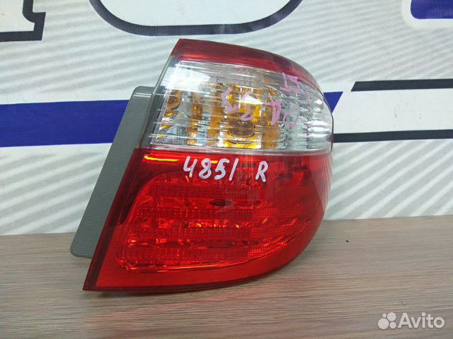 Фонарь задний задний правый Nissan Cefiro A33
