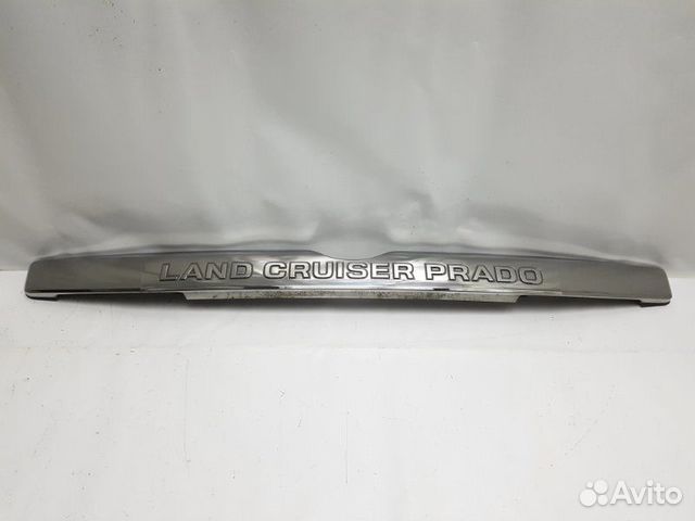 Накладка крышки багажника Toyota Land Cruiser Накладка крышки багажника Toyota Land Cruiser