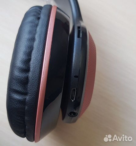 JBL Беспроводные блютуз наушники накладные JBL Беспроводные блютуз наушники накладные