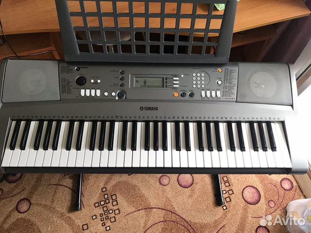 Синтезатор с автоаккомпанементом Yamaha PSR-R300
