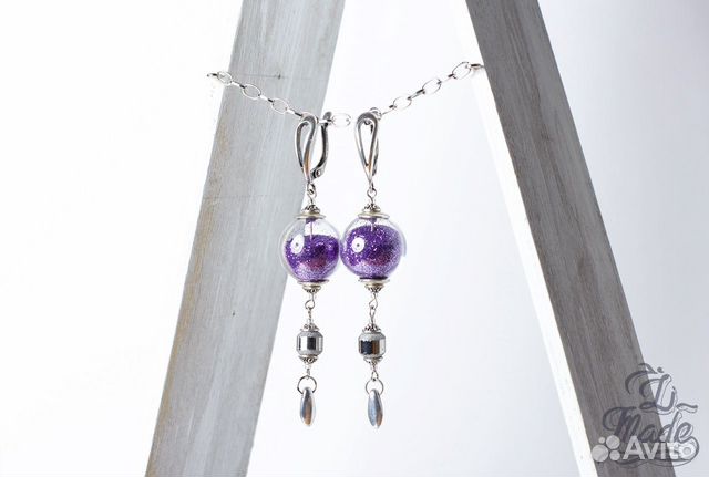 Комплект фиолетовых украшений ручной работы Комплект фиолетовых украшений ручной работы