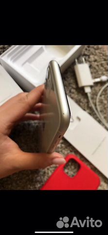 Телефон iPhone 11 64g Телефон iPhone 11 64g
