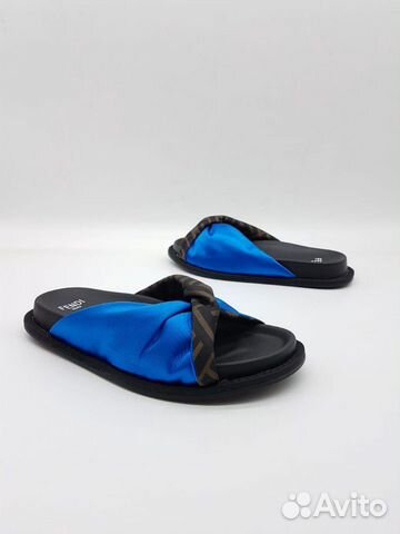 Шлепанцы Фенди Fendi. синие, розовые, красные