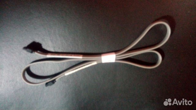 Кабель SATA Intel SATA Bizlink D38473/002 86см Кабель SATA Intel SATA Bizlink D38473/002 86см