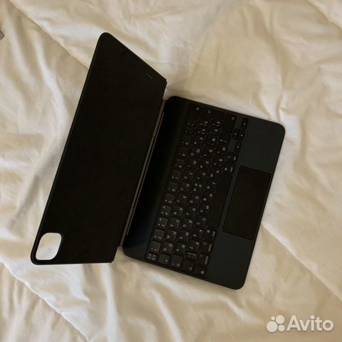 Чехол-клавиатура Apple Magic Keyboard для iPad Pro