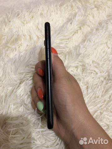 Телефон iPhone 7 Телефон iPhone 7