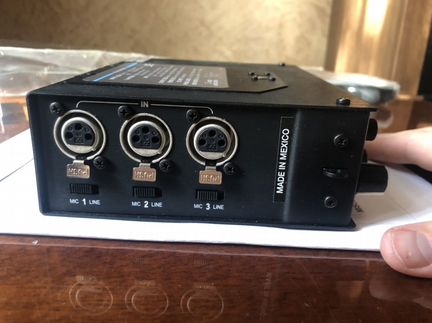 Микрофонный микшер для репортеров Shure FP33