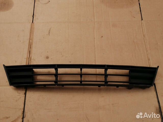 Решетка переднего бампера низ BMW 5-series F10