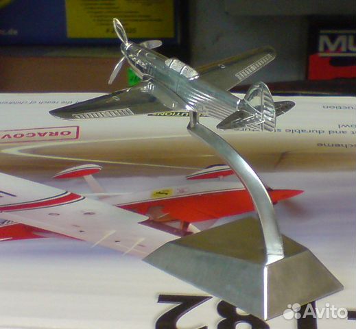Модель самолета як-9 серебро