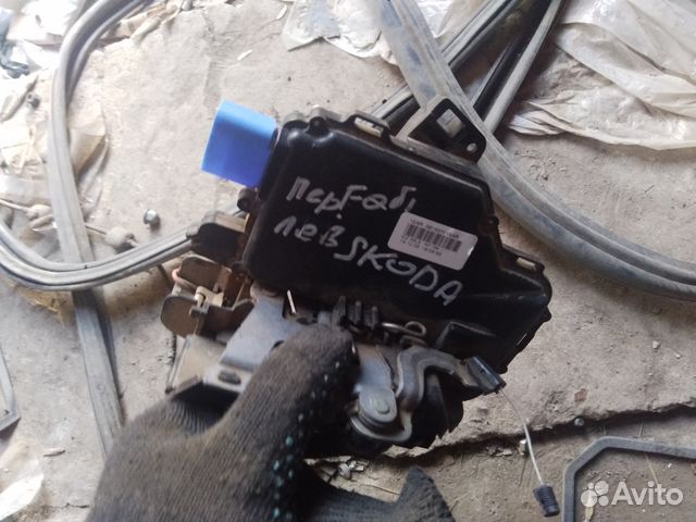 Замок двери Skoda Fabia 2 2007-2015