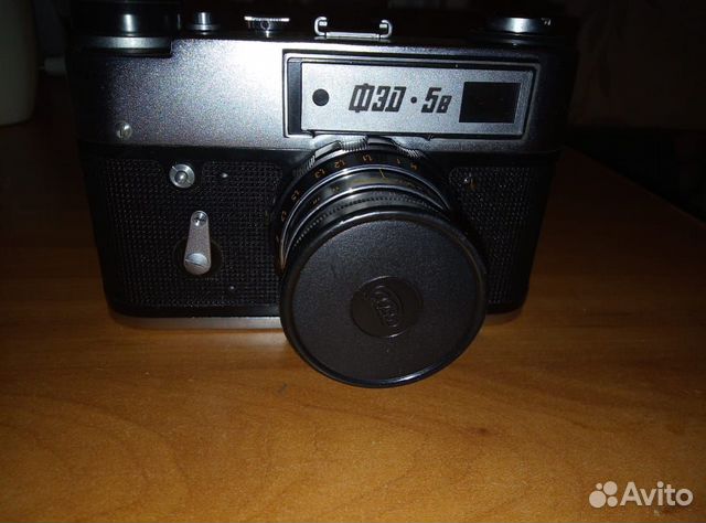 Зеркальный пленочный фотоаппарат фэд 5
