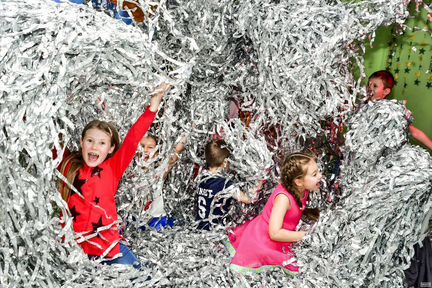 Серебряное шоу / бумажная дискотека