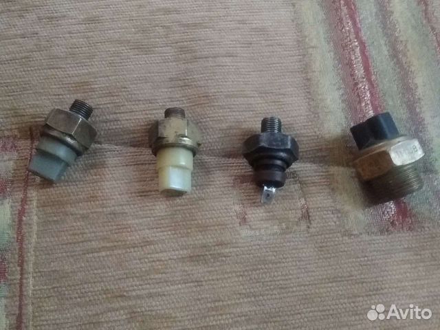 Реле масла/реле поворотов на audi 80 2B