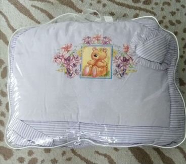 Комплект в детскую кроватку с бортиками 