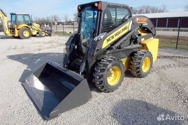 Стекло лобовое Мини-погрузчик New Holland L 223