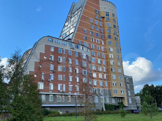 4-к. квартира, 136,6 м², 3/6 эт.