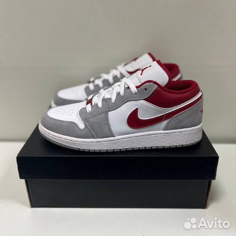 Air Jordan 1 Low SE Light Smoke Grey Gym Red