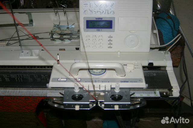 Электронную двухфантурную вязальную машину brother