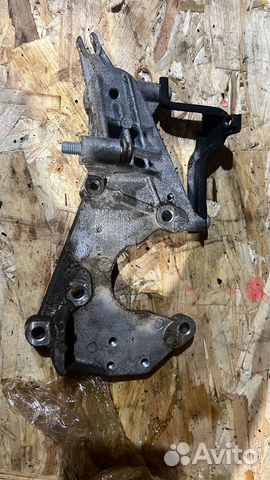 Кранштейн тнвд 3.0 tdi Audi Q7 VW Touareg 05913014