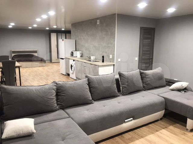 Квартира-студия, 90 м², 1/10 эт.