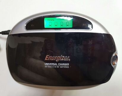 Зарядное устройство Energizer c аккумуляторами