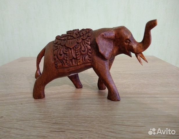 Статуэтка слона из дерева