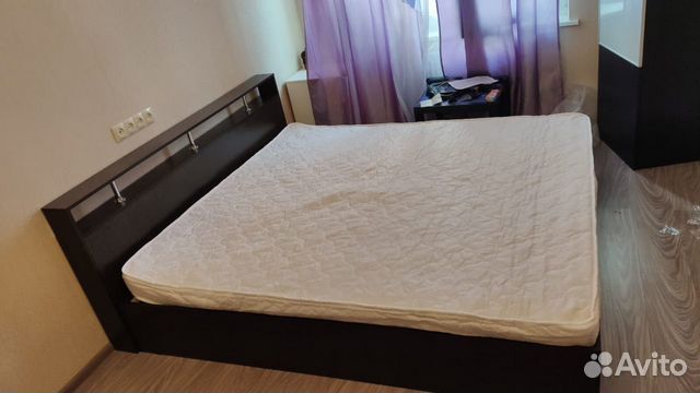Кровать с матрасом