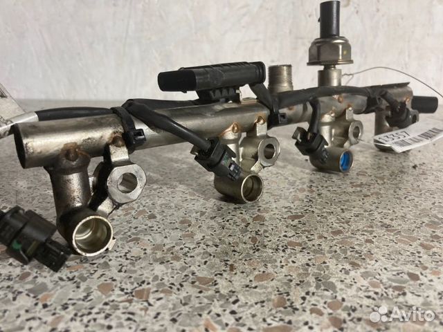 Топливная рампа Mercedes E-Class W212 M271 1.8TI