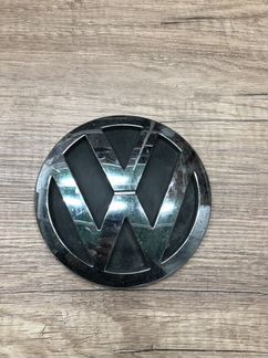 Эмблема крышки багажника Volkswagen Touareg 7L