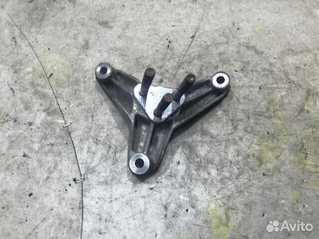 MR222150 Кронштейн МКПП Mitsubishi Space Star