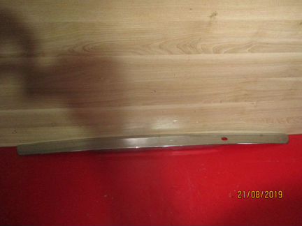 Накладка задней двери (багажника) Nissan Presage