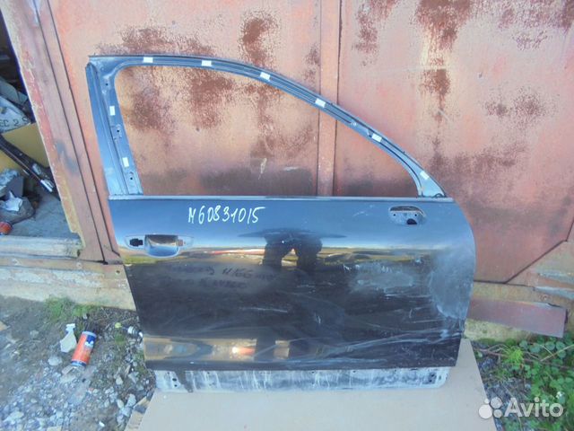 Дверь передняя правая для VW Touareg 2010)