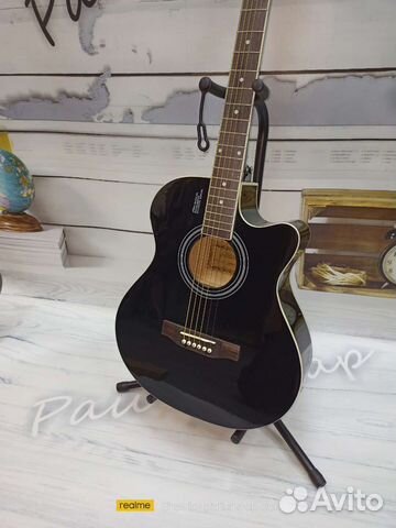 Акустическая гитара