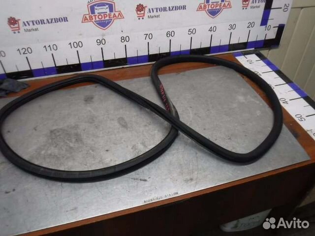 Уплотнитель двери задний левый Volkswagen Tiguan