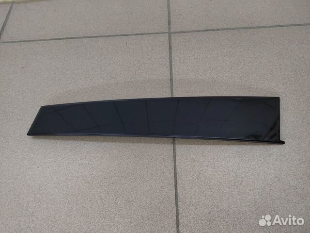 Накладка передней правой двери Santa Fe 4