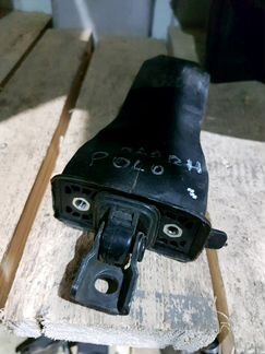 Volkswagen polo ограничитель двери передний