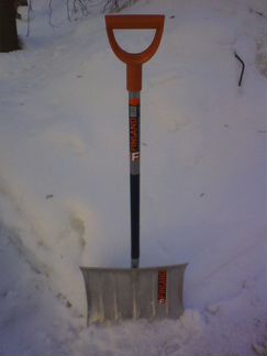 Продаю лопату для уборки снега finland