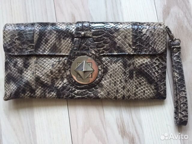 Клатч под змеиную кожу