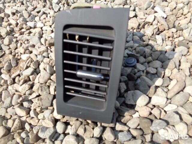 Дефлектор левый Toyota Corolla Spacio ZZE122