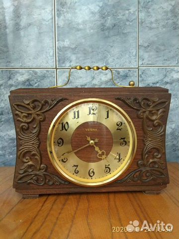 Настольные часы Весна